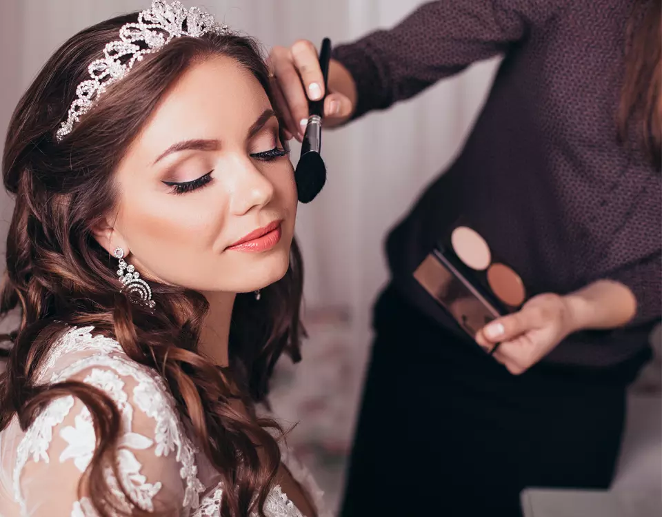 Somos profeionales del Maquillaje para eventos. 